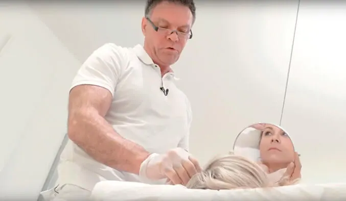 Video: Botulinumtoxin bei Stirn- und Zornesfalten